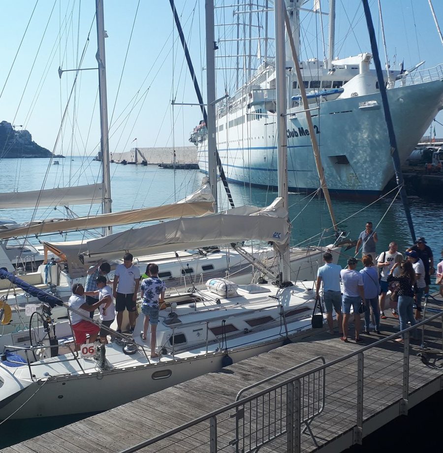 6071154c9608a567199335