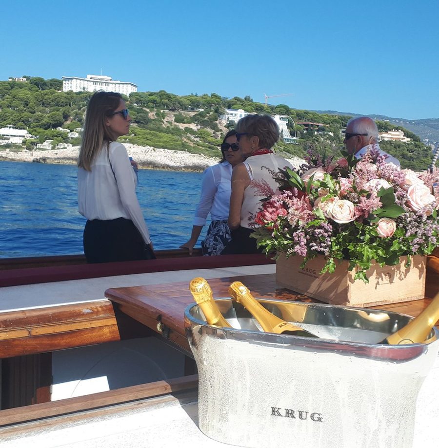 607115dae8b25743337352